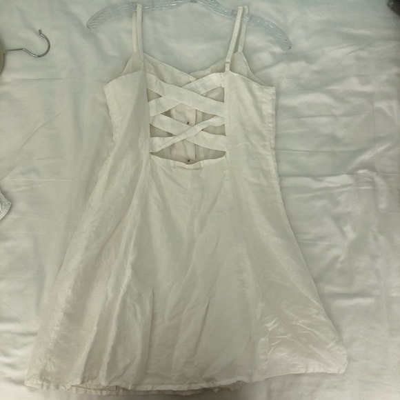 🌟SOLD🌟 Urban Outfitters Linen White Dress - Picture 4 of 4